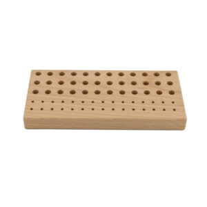 Plaque de rangement en bois pour les tasseaux
